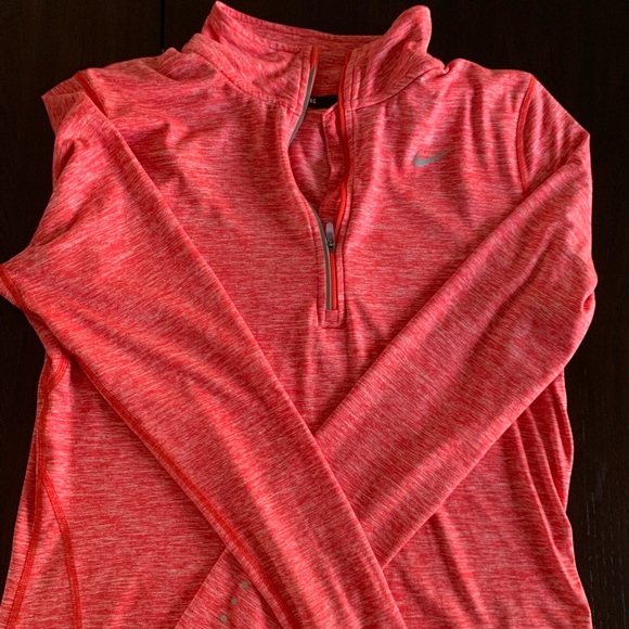 Nike Tops - Women’s Nike Quarterzip (M)